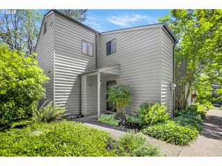 4427 Fox Hollow Rd 1, Eugene, OR 97405