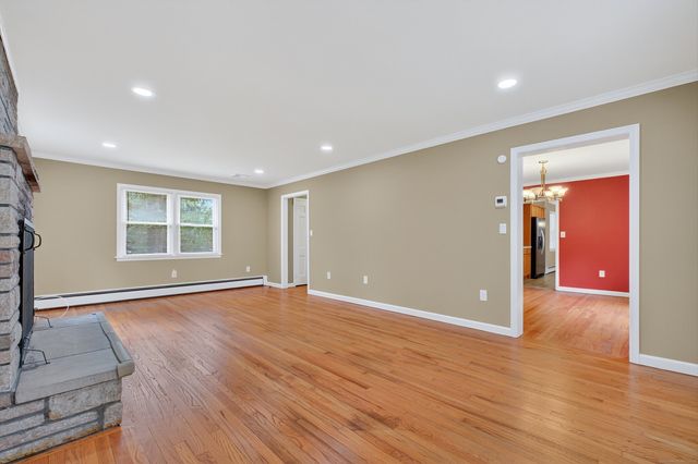 27 West Woodland Drive, Redding, CT 06896