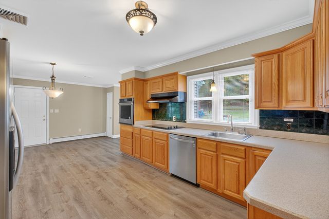 27 West Woodland Drive, Redding, CT 06896