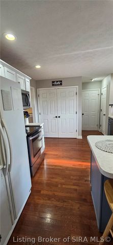 4155 Andrew Drive, Floyds Knobs, IN 47119