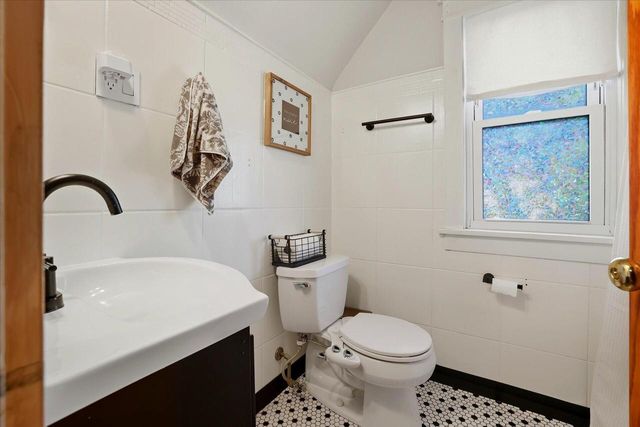 1803 E Rusk AVENUE, Milwaukee, WI 53207