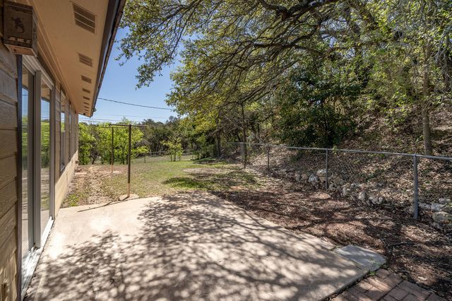8207 Mescalero DR, Austin, TX 78736