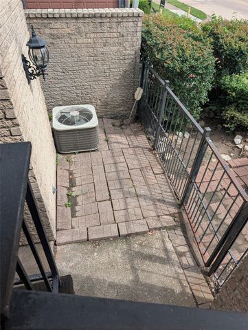 58 Evanston Street 1, Houston, TX 77015