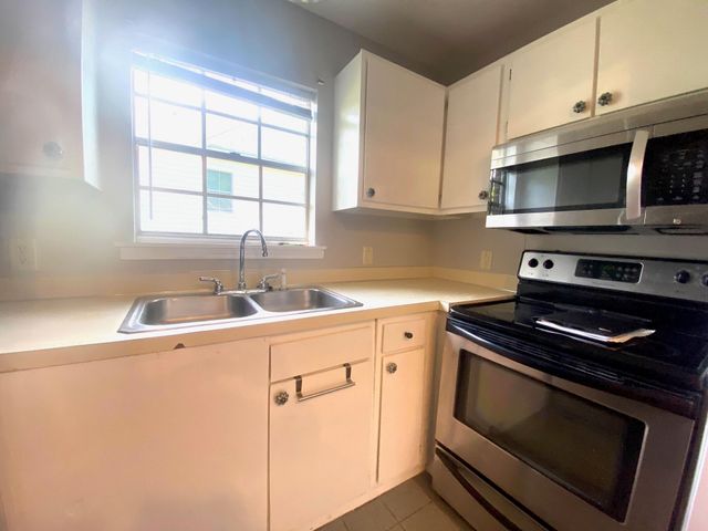 811 Colony Drive E-72, Charleston, SC 29407