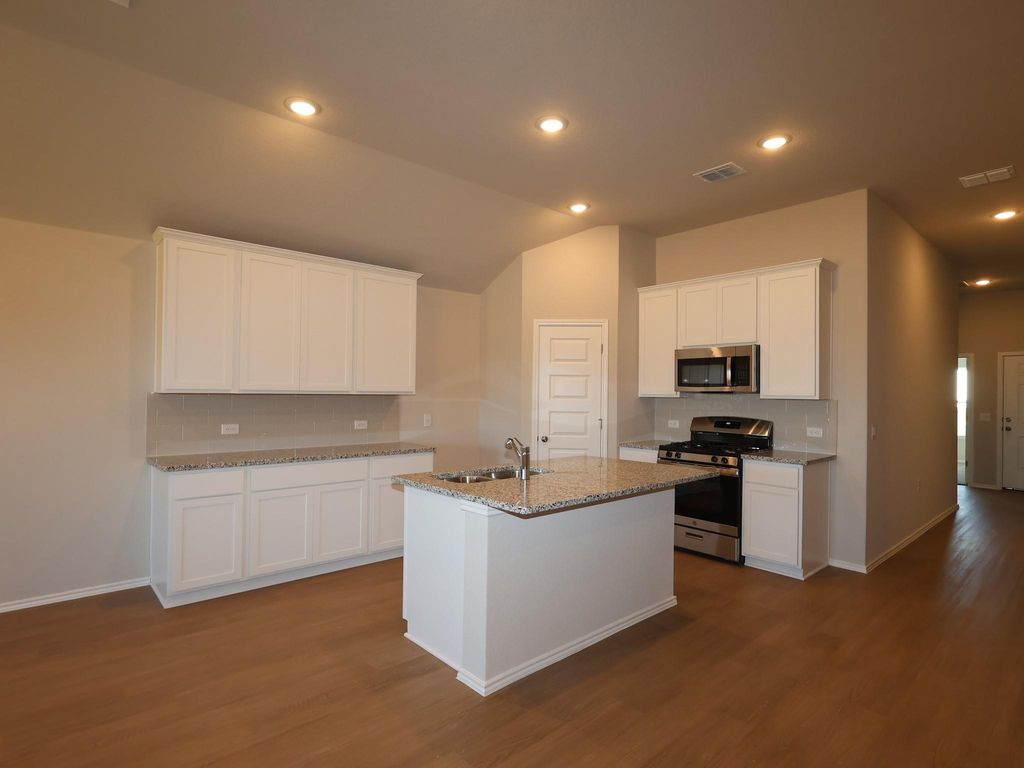 9208 Corvallis DR, Austin, TX 78747