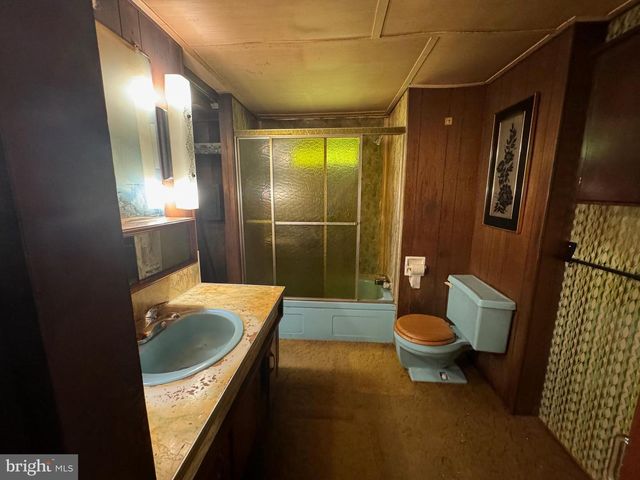 515 E SNYDER CORNER RD, Red Lion, PA 17356