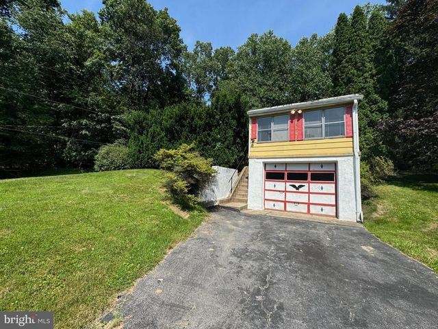 515 E SNYDER CORNER RD, Red Lion, PA 17356