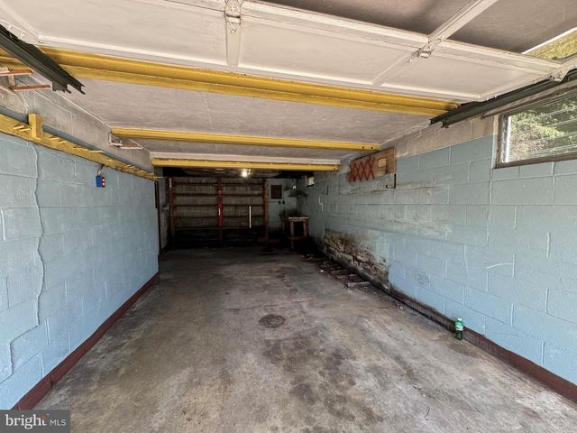 515 E SNYDER CORNER RD, Red Lion, PA 17356