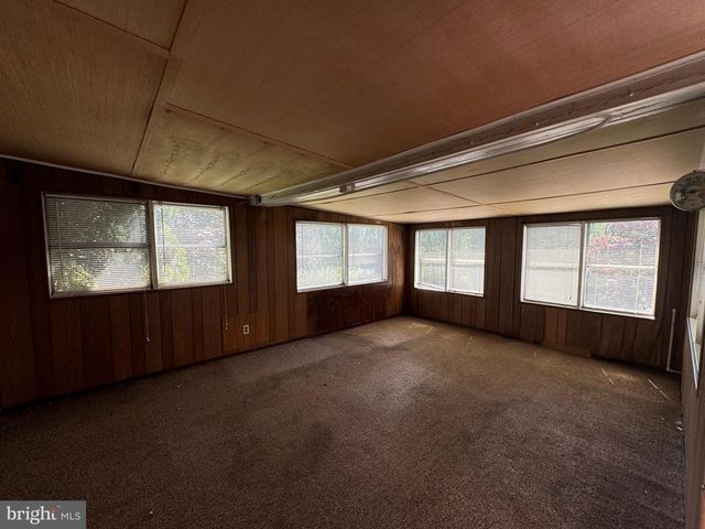 515 E SNYDER CORNER RD, Red Lion, PA 17356