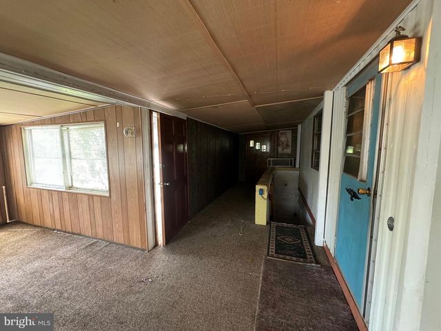 515 E SNYDER CORNER RD, Red Lion, PA 17356
