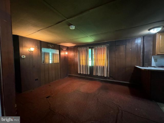 515 E SNYDER CORNER RD, Red Lion, PA 17356