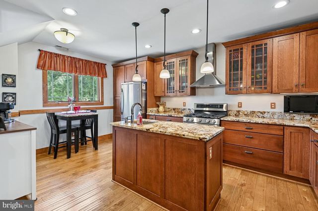 319 6TH AVE NE, Glen Burnie, MD 21060