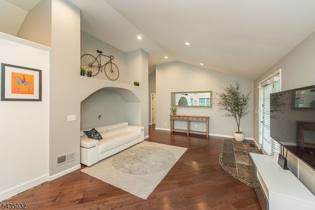 63 Egbert Ave, Morris Twp., NJ 07960