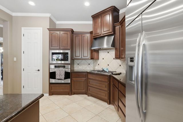 147 W Crystal Canyon Circle, The Woodlands, TX 77389
