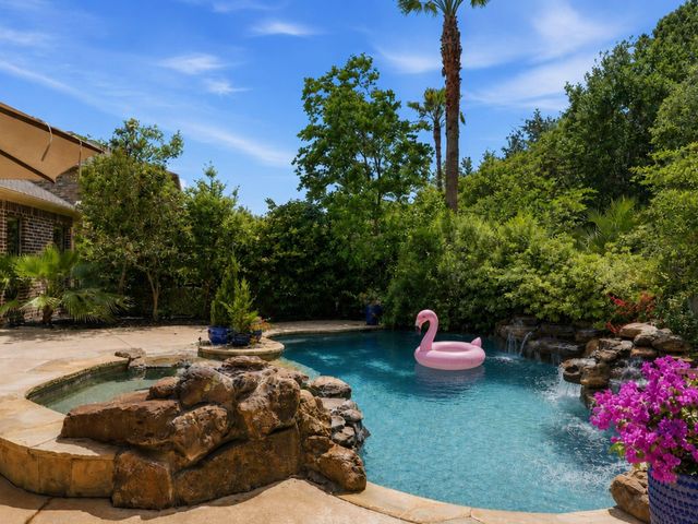 147 W Crystal Canyon Circle, The Woodlands, TX 77389