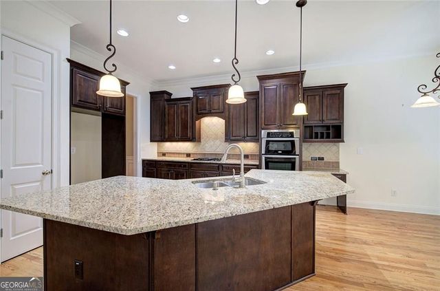5205 Waters Edge Trail, Roswell, GA 30075