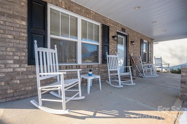 505 E Cloninger Street, Dallas, NC 28034