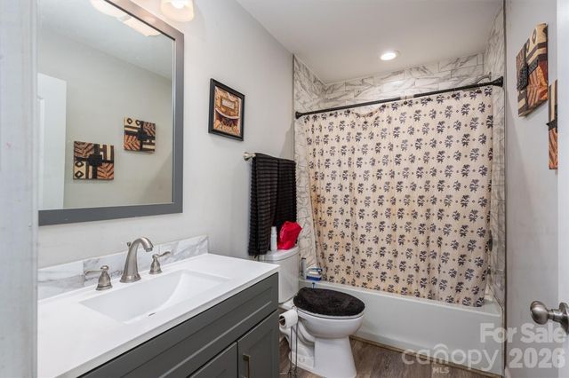 505 E Cloninger Street, Dallas, NC 28034