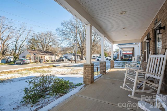 505 E Cloninger Street, Dallas, NC 28034