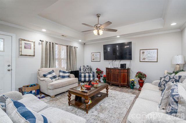 505 E Cloninger Street, Dallas, NC 28034