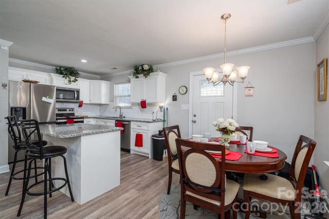 505 E Cloninger Street, Dallas, NC 28034