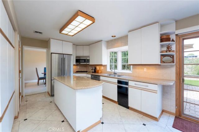 731 Calle Vallarta, San Clemente, CA 92673