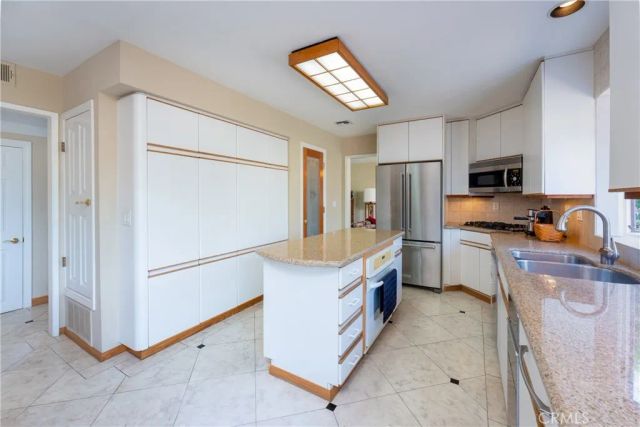 731 Calle Vallarta, San Clemente, CA 92673