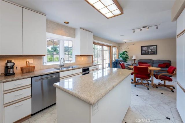 731 Calle Vallarta, San Clemente, CA 92673