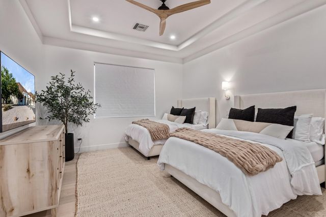 5316 E Royal View Drive S, Phoenix, AZ 85018