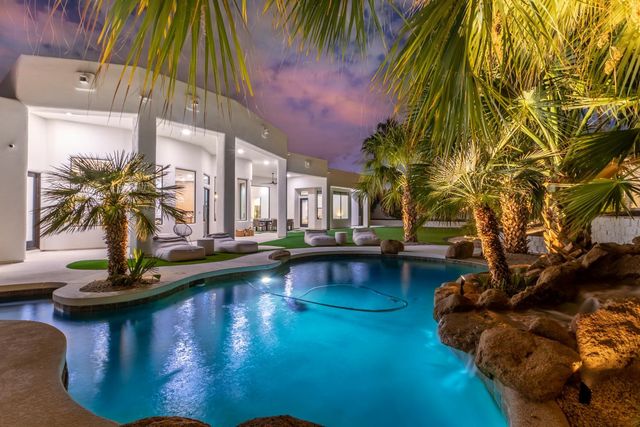 5316 E Royal View Drive S, Phoenix, AZ 85018