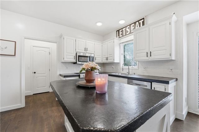 8004 W 144th Place, Overland Park, KS 66223