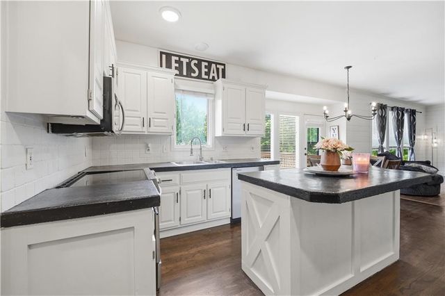 8004 W 144th Place, Overland Park, KS 66223