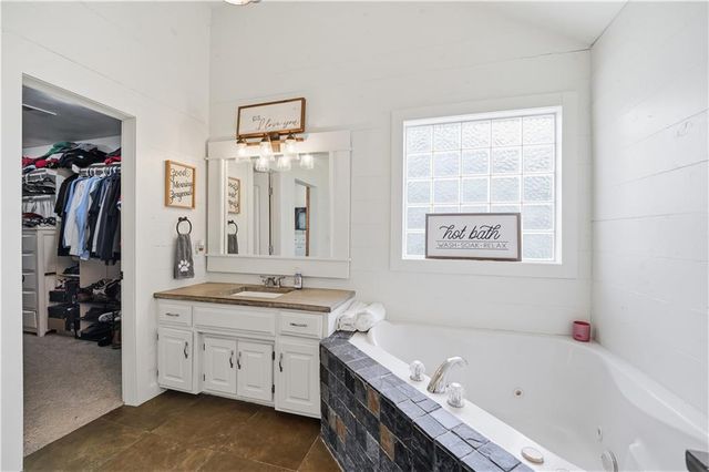 8004 W 144th Place, Overland Park, KS 66223