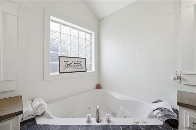 8004 W 144th Place, Overland Park, KS 66223