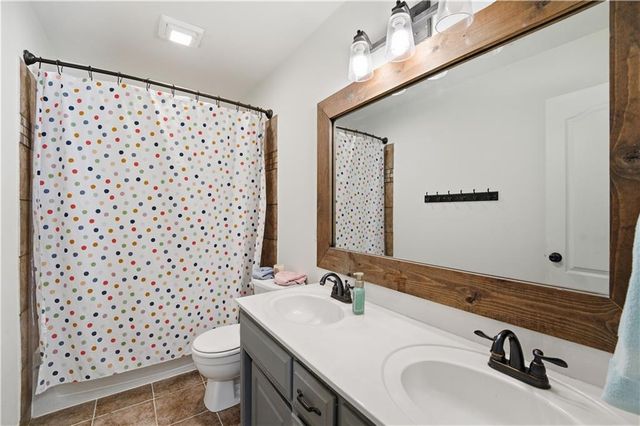 8004 W 144th Place, Overland Park, KS 66223