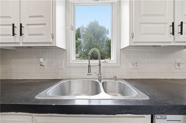 8004 W 144th Place, Overland Park, KS 66223