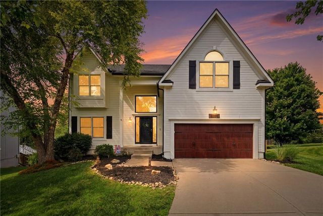 8004 W 144th Place, Overland Park, KS 66223