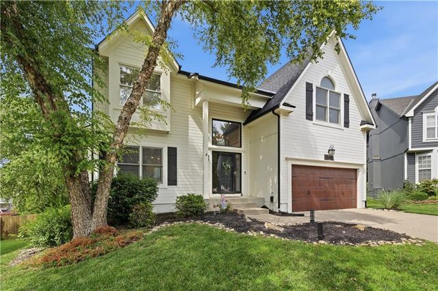 8004 W 144th Place, Overland Park, KS 66223