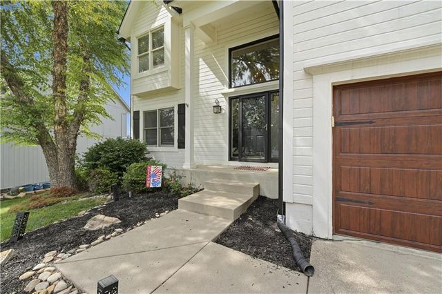 8004 W 144th Place, Overland Park, KS 66223