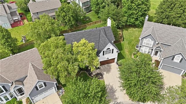 8004 W 144th Place, Overland Park, KS 66223