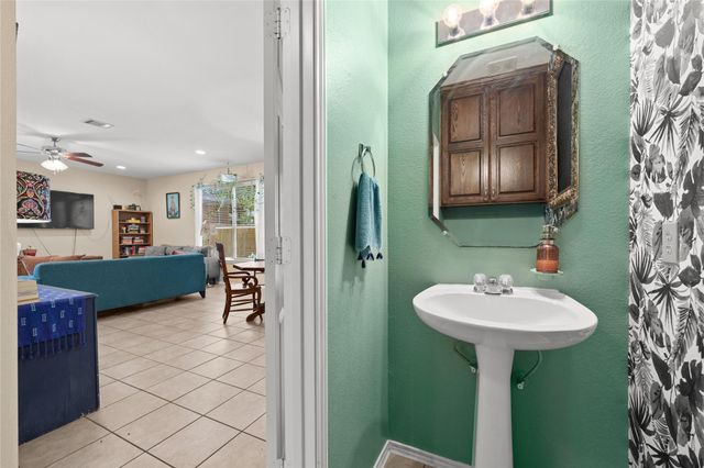5228 Bantom Woods BND, Austin, TX 78724