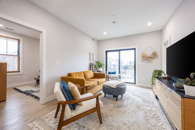 70 Shawsheen Road PH5, Boston, MA 02128