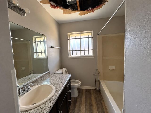 9623 Glenwood Forest Drive, Houston, TX 77078
