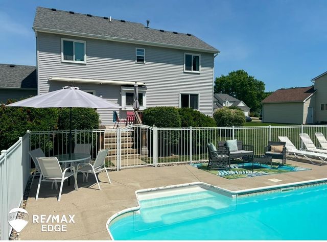 1462 Manistee Drive, Grand Blanc, MI 48439