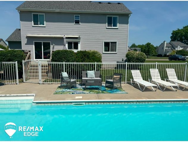 1462 Manistee Drive, Grand Blanc, MI 48439