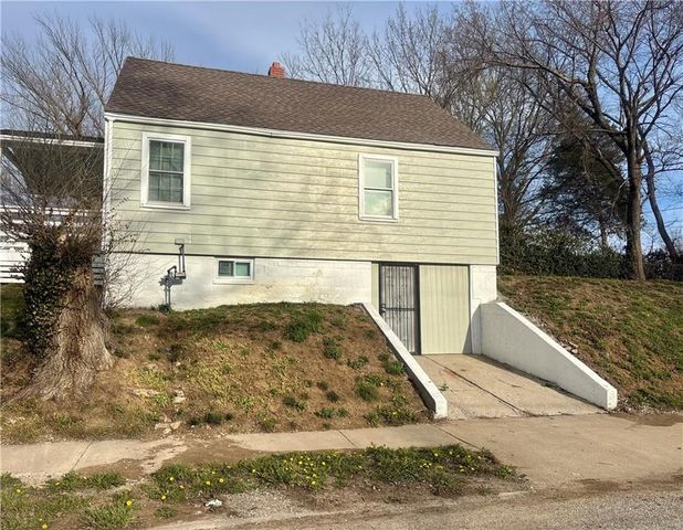 5601 E 27th Terrace, Kansas City, MO 64128