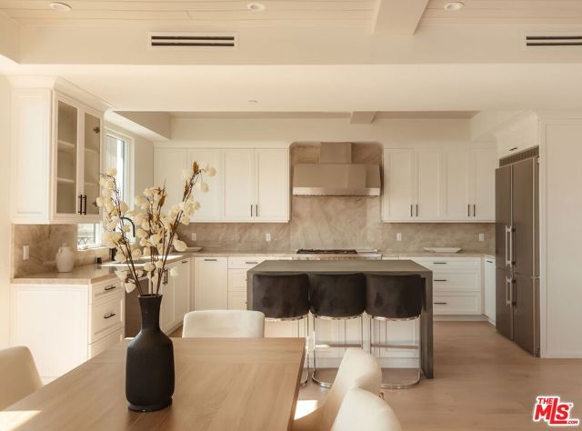 10725 Ashton Avenue 301, Los Angeles, CA 90024