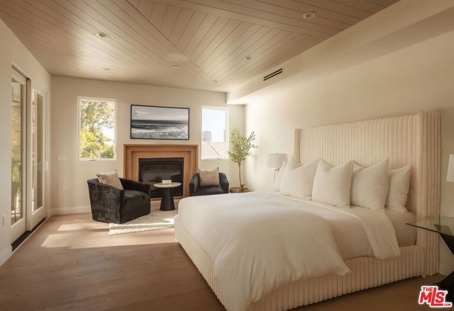 10725 Ashton Avenue 301, Los Angeles, CA 90024