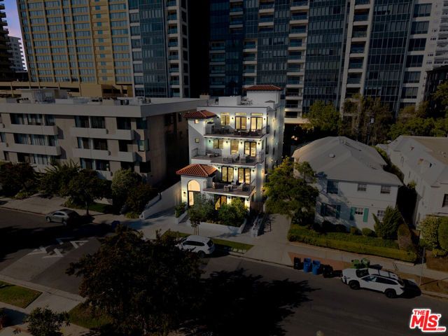 10725 Ashton Avenue 301, Los Angeles, CA 90024