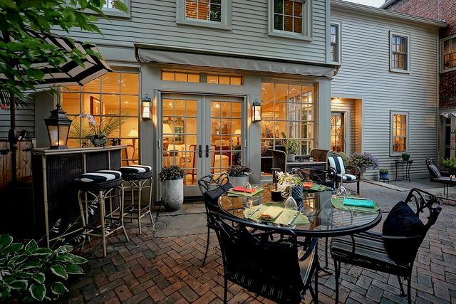 20 Atkinson Street, Portsmouth, NH 03801